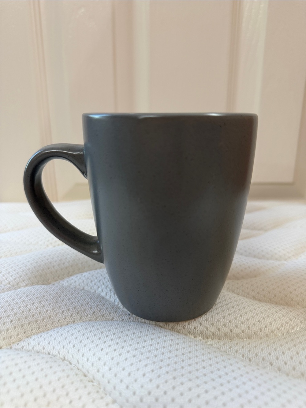 Classic Gray Ceramic Coffee Mug - Sleek Everyday Cup